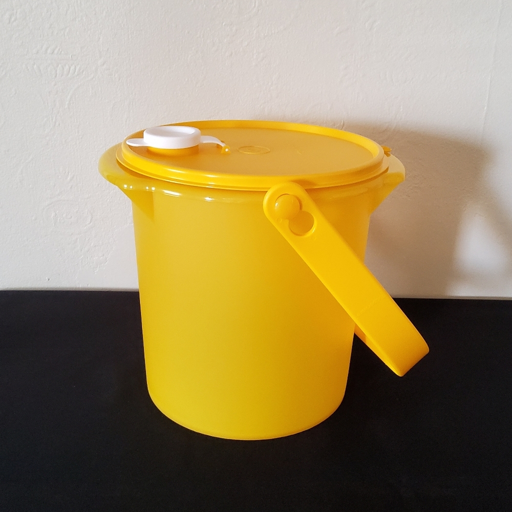 Tupperware - Picture 2 of 2